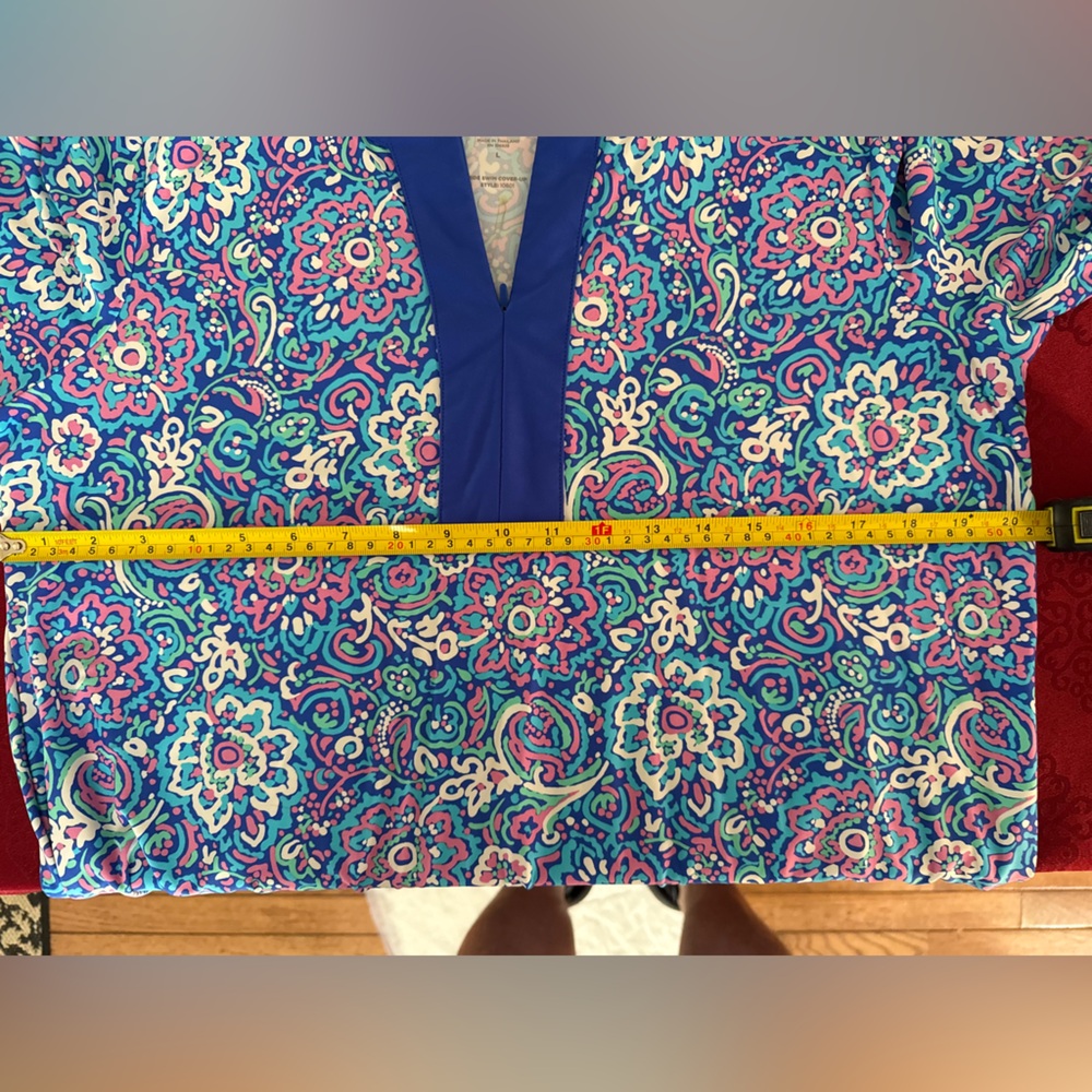 Coolibar Blue and Pink Swim Coverup with V-Neck and UPF 50+ Sun Protection - Picture 5 of 5